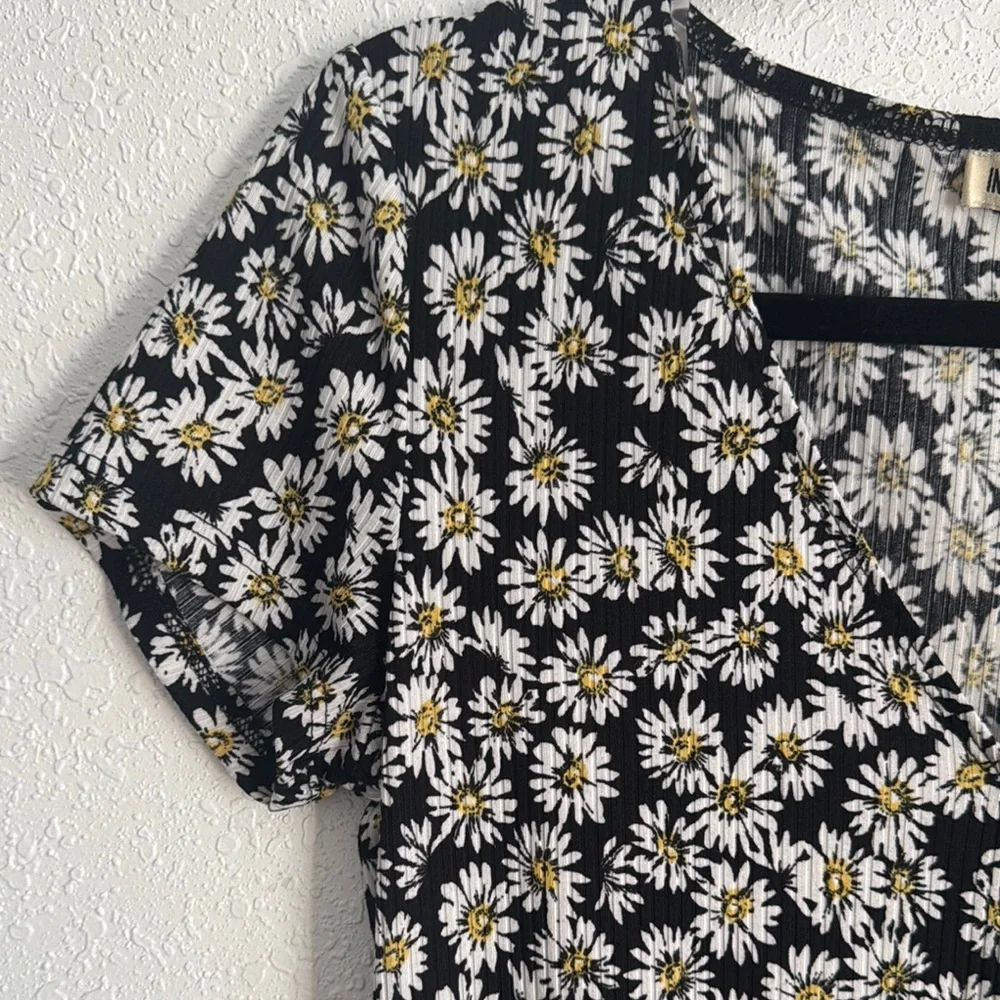 Inspired Hearts Black and White Daisy Bodysuit - Picture 4 of 4